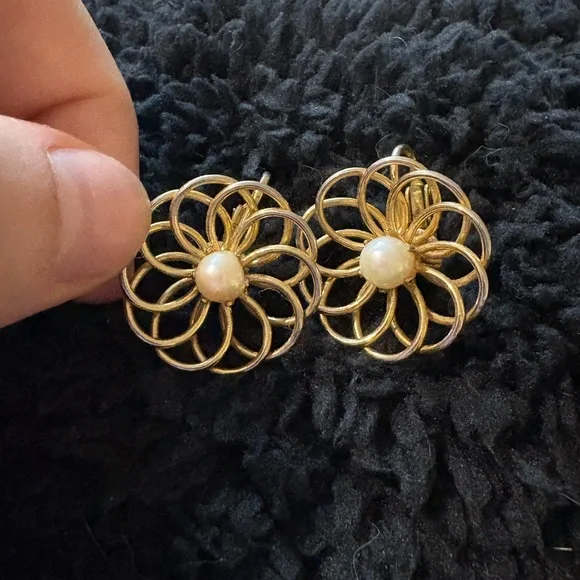 Vintage Elegant Gold Floral Pearl Earrings - Picture 1 of 1